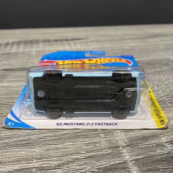 Hot Wheels | Speed Graphics #4 of 10 Cars: ‘65 Mustang 2+2 Fastback - 1:64 Scale - Picture 6 of 12